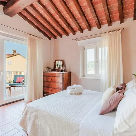 Nonno Giulivo Farmhouse, With Private Pool Capannori