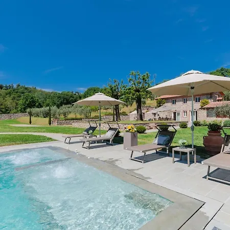 Nonno Giulivo Farmhouse, With Private Pool Capannori